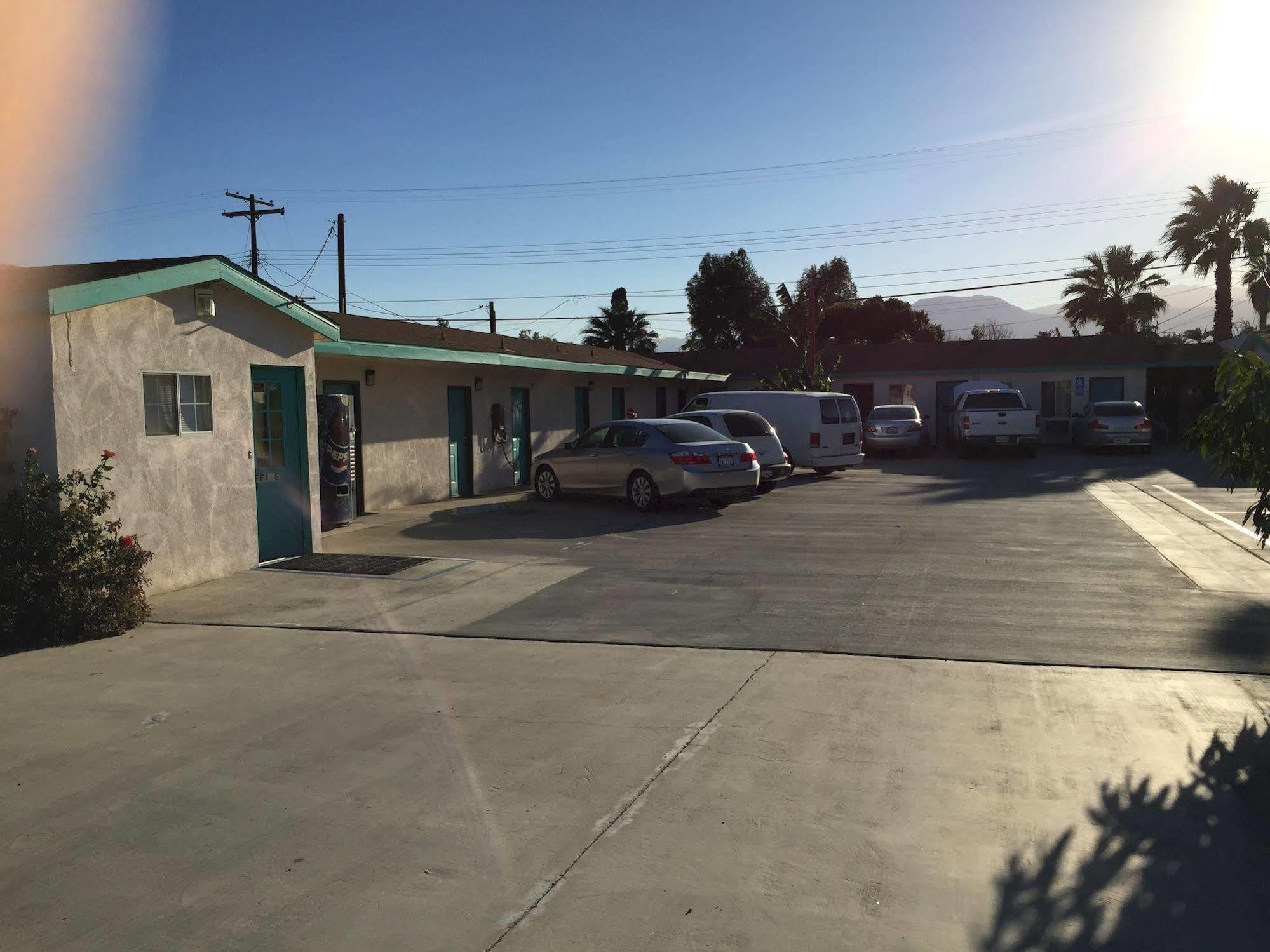 Deluxe Inn Motel Indio Eksteriør billede